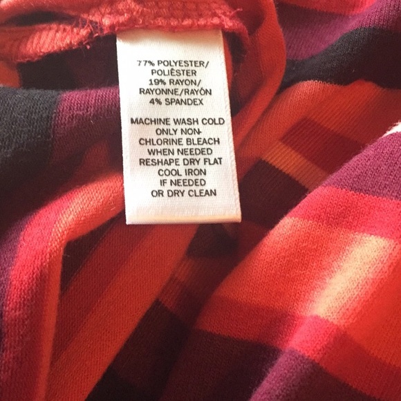 SOLD!!!   💝NWT Ann Taylor LOFT Red Striped Turtleneck Tee - Picture 4 of 6